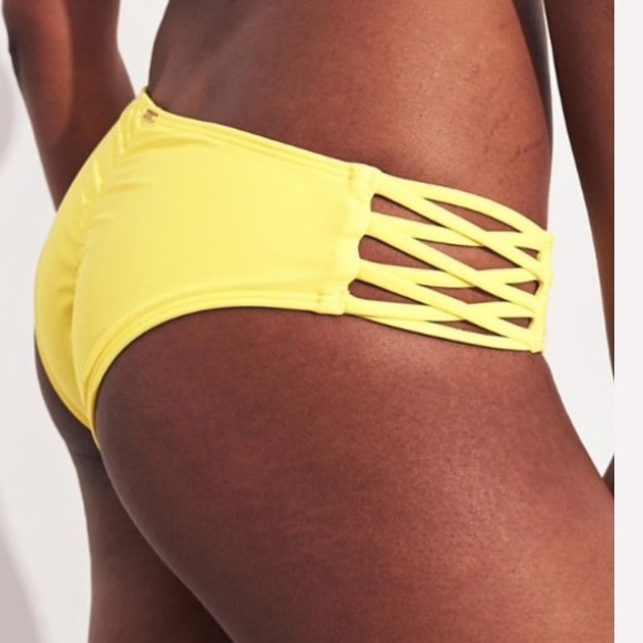 Hollister Tie-front scoop bikini top and bottoms - Picture 5 of 7